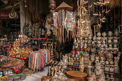 Indonesia, Bali, Ubud, Handicrafts stall at outdoor market
