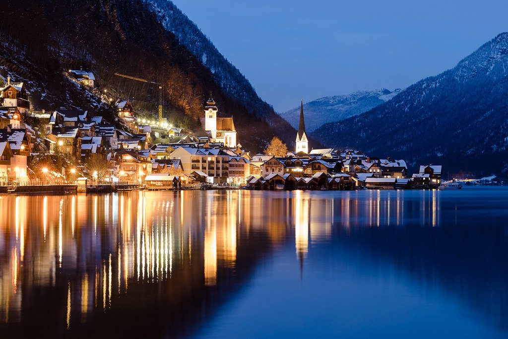 Hallstatt at night