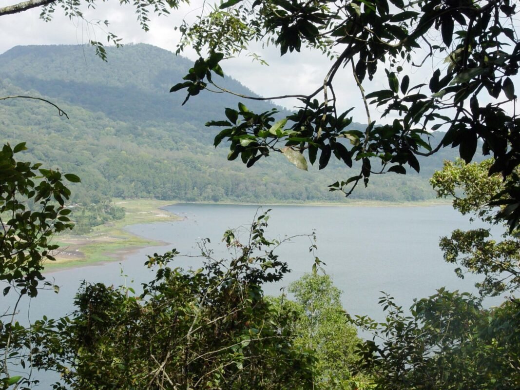 Lake Buyan, Bali 200507